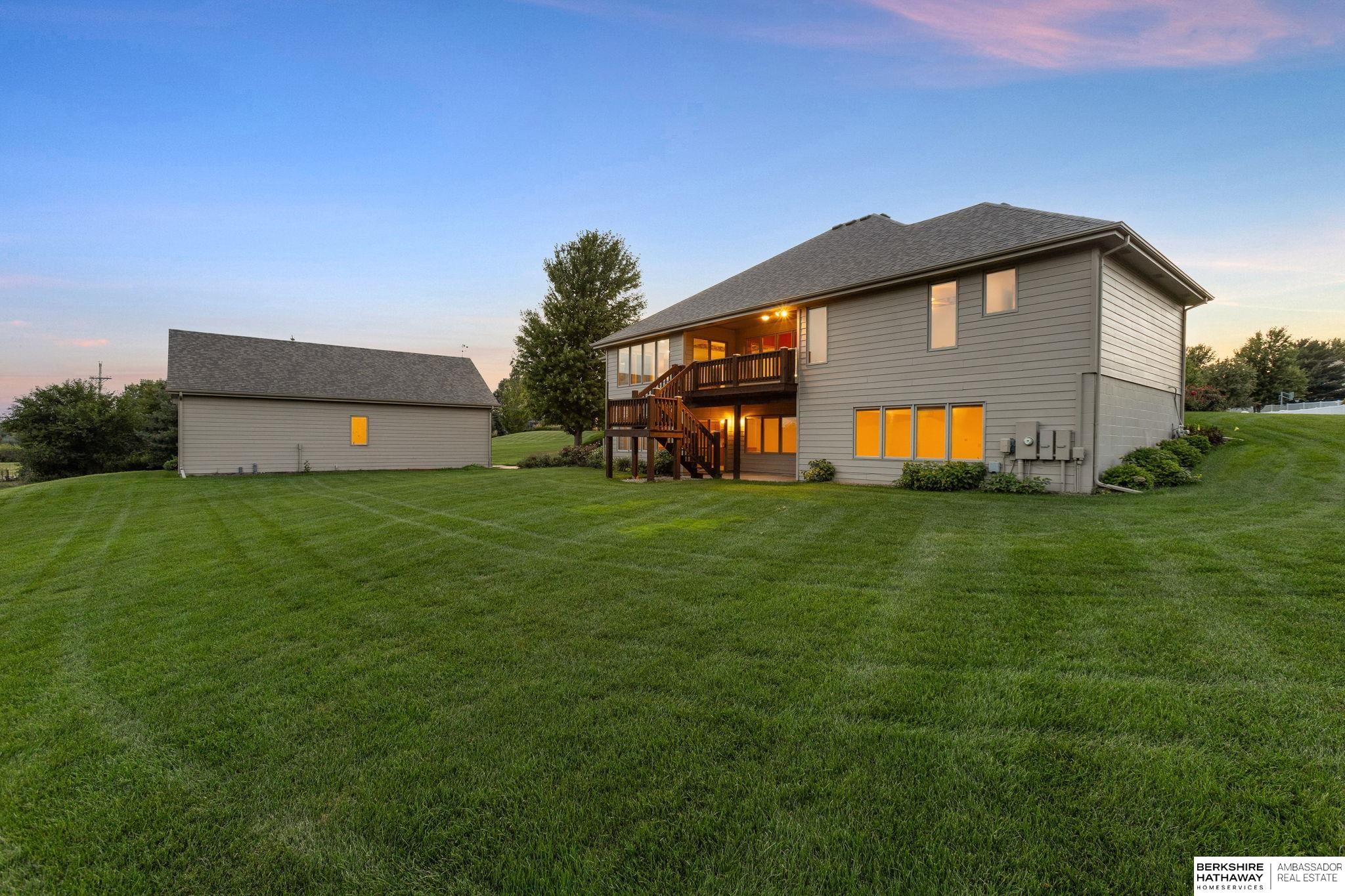 Omaha, Nebraska 68136, United States, 3 Bedrooms Bedrooms, ,3 BathroomsBathrooms,Residential,Pending,215981