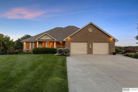 Photo of 16303 Woodland Drive, Omaha, NE 68136 (MLS # 22527288)