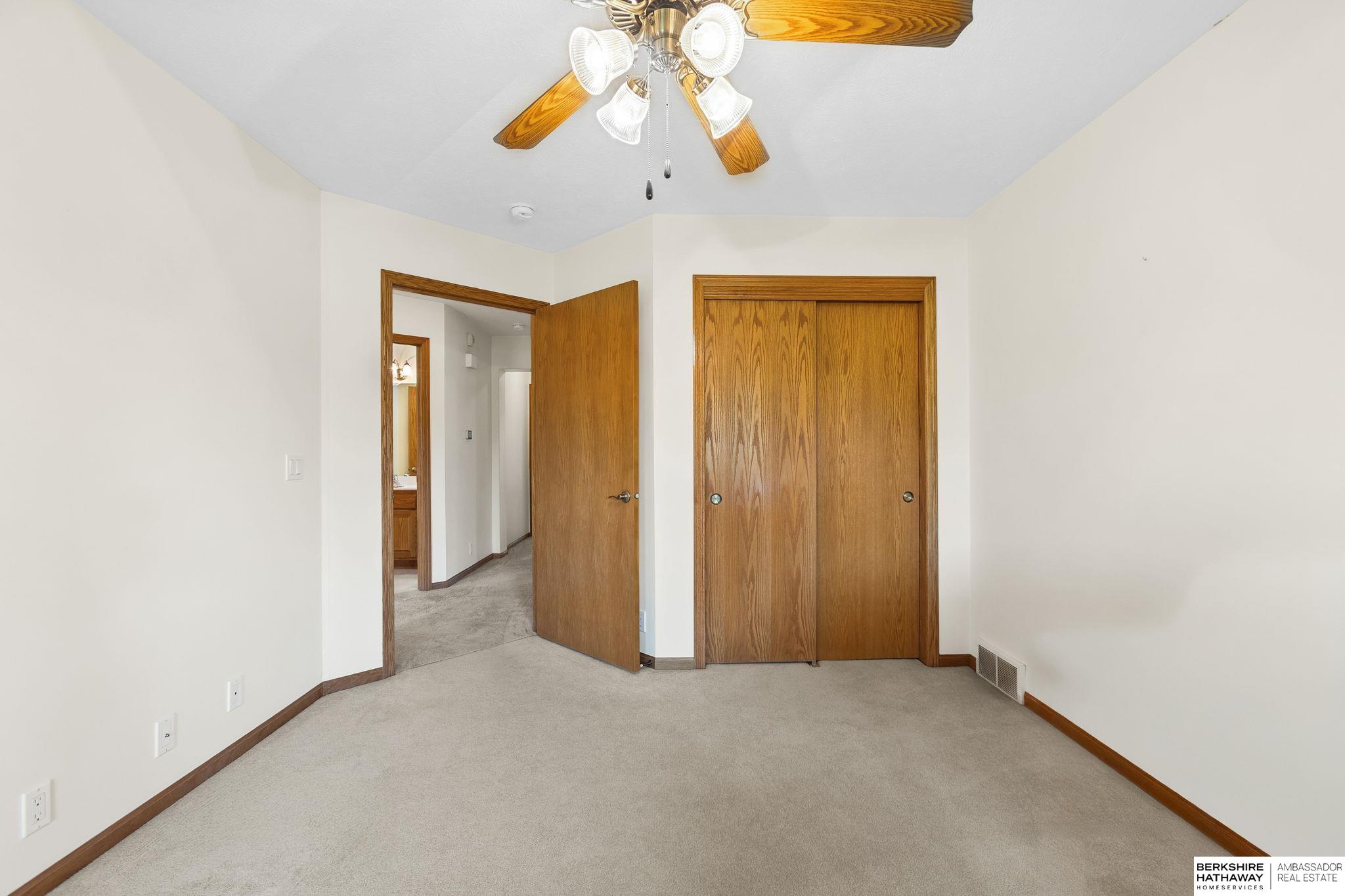 Omaha, Nebraska 68136, United States, 3 Bedrooms Bedrooms, ,3 BathroomsBathrooms,Residential,Pending,215981