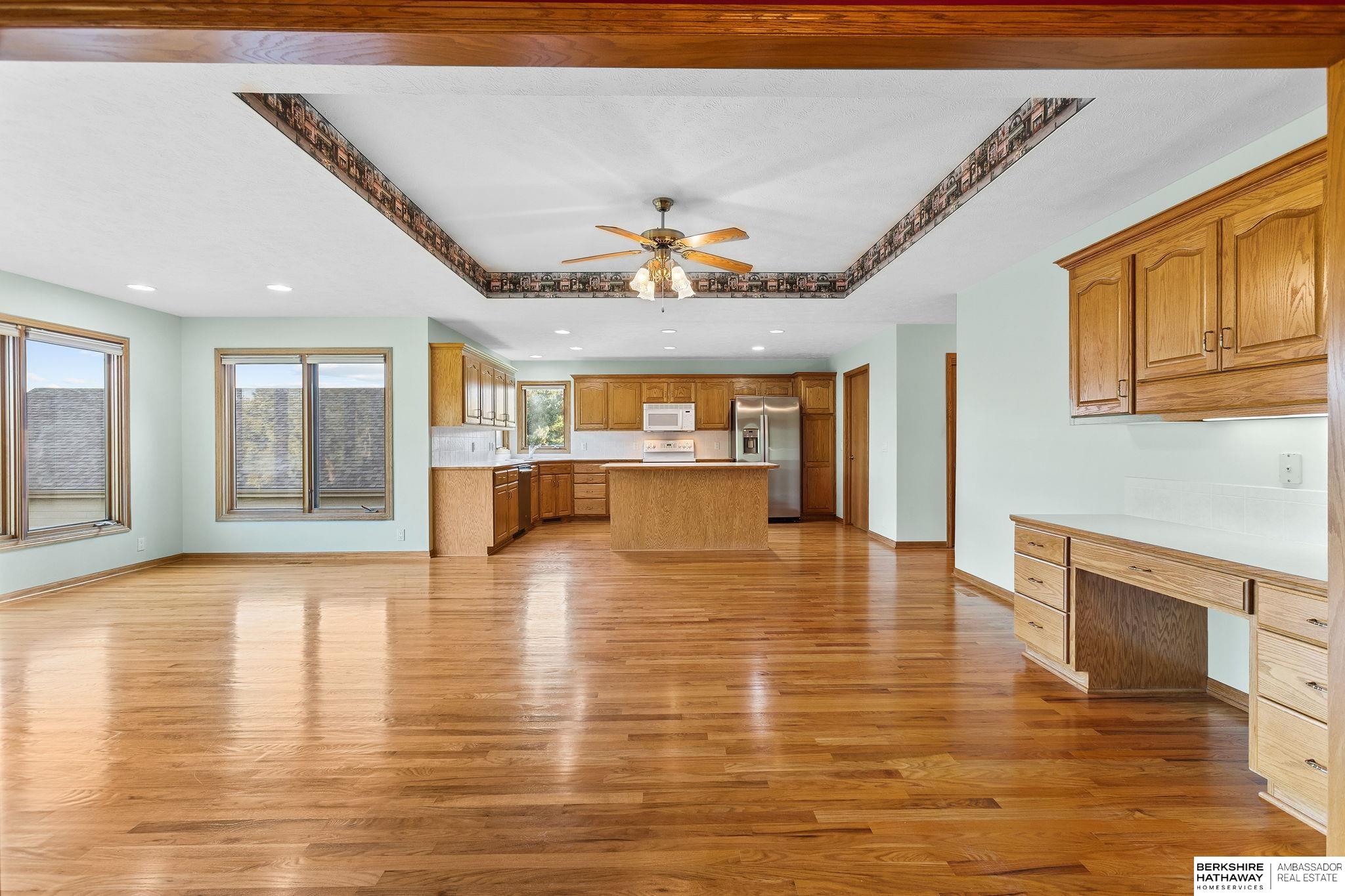 Omaha, Nebraska 68136, United States, 3 Bedrooms Bedrooms, ,3 BathroomsBathrooms,Residential,Pending,215981