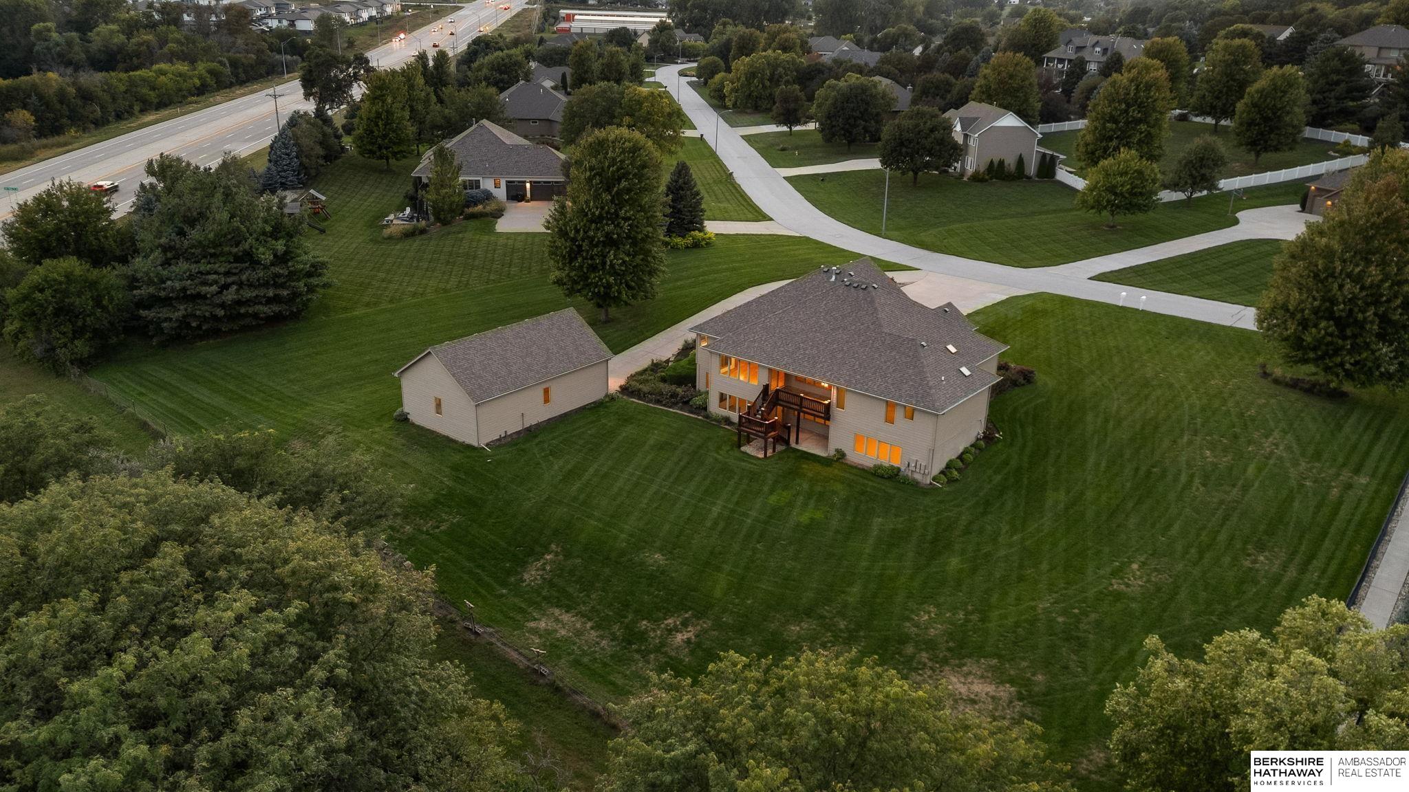 Omaha, Nebraska 68136, United States, 3 Bedrooms Bedrooms, ,3 BathroomsBathrooms,Residential,Pending,215981