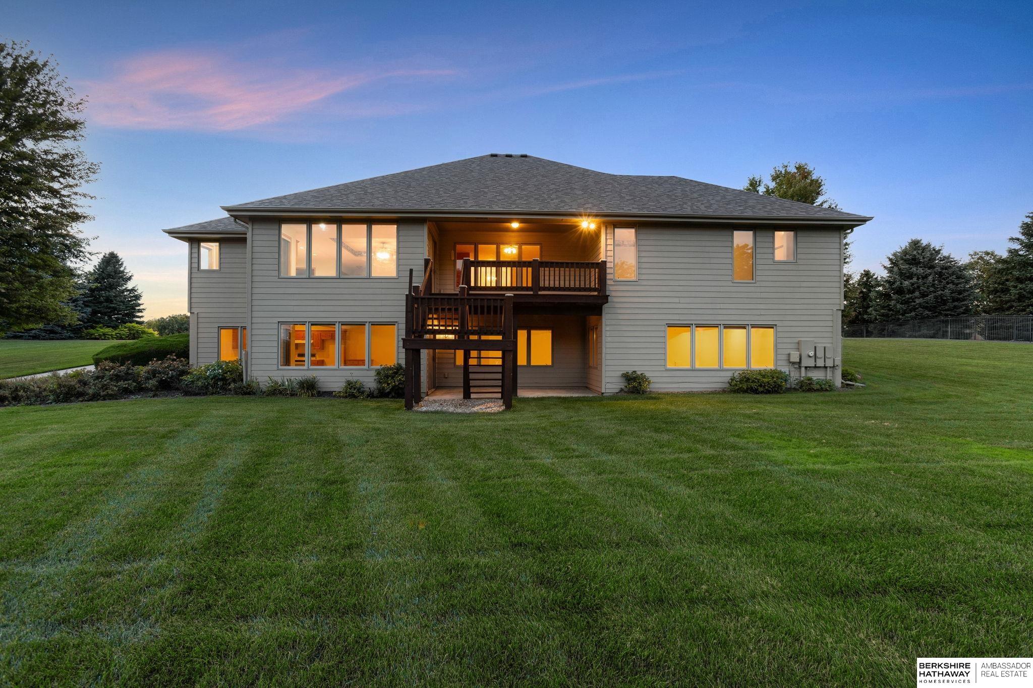 Omaha, Nebraska 68136, United States, 3 Bedrooms Bedrooms, ,3 BathroomsBathrooms,Residential,Pending,215981