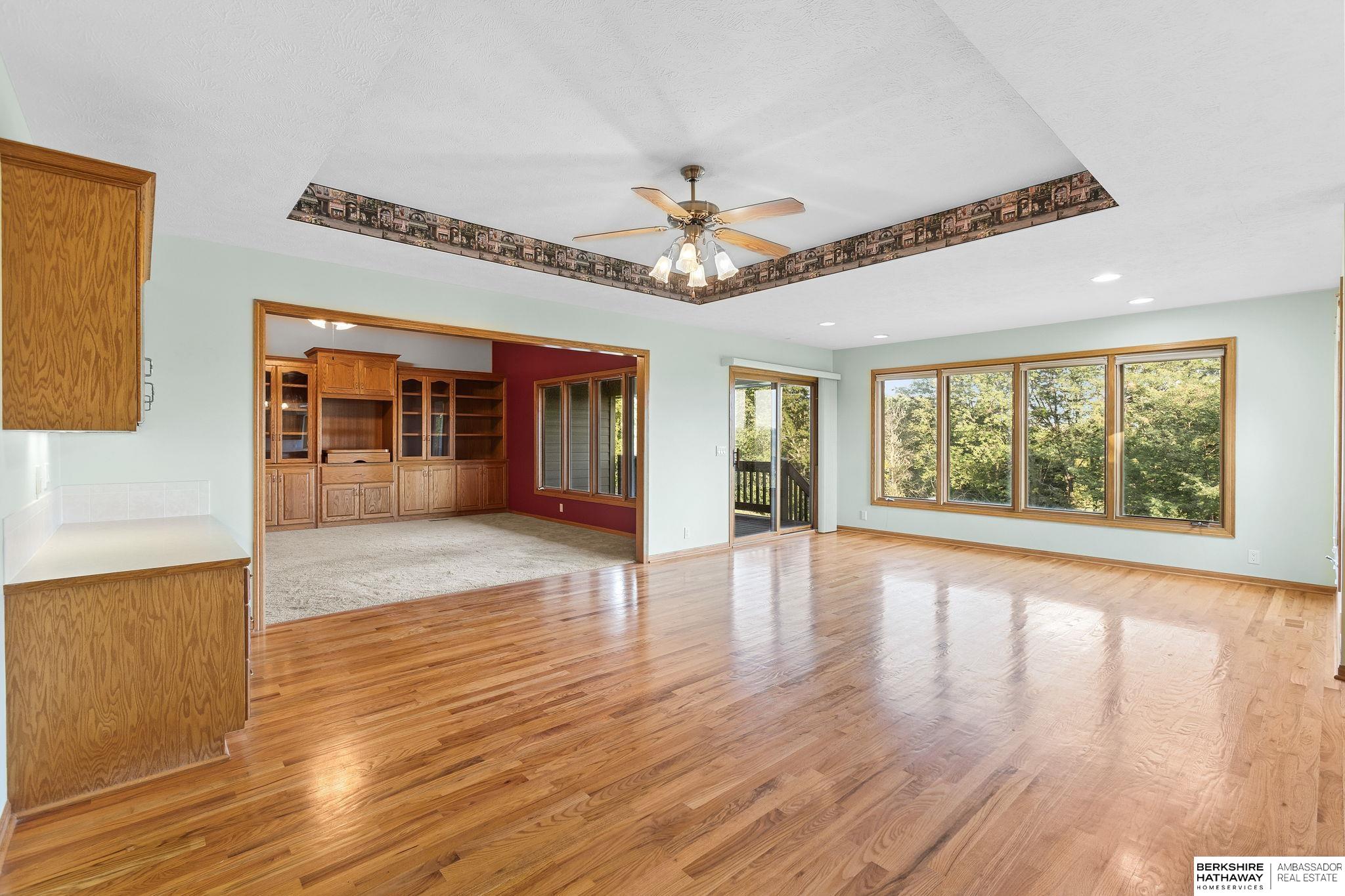 Omaha, Nebraska 68136, United States, 3 Bedrooms Bedrooms, ,3 BathroomsBathrooms,Residential,Pending,215981