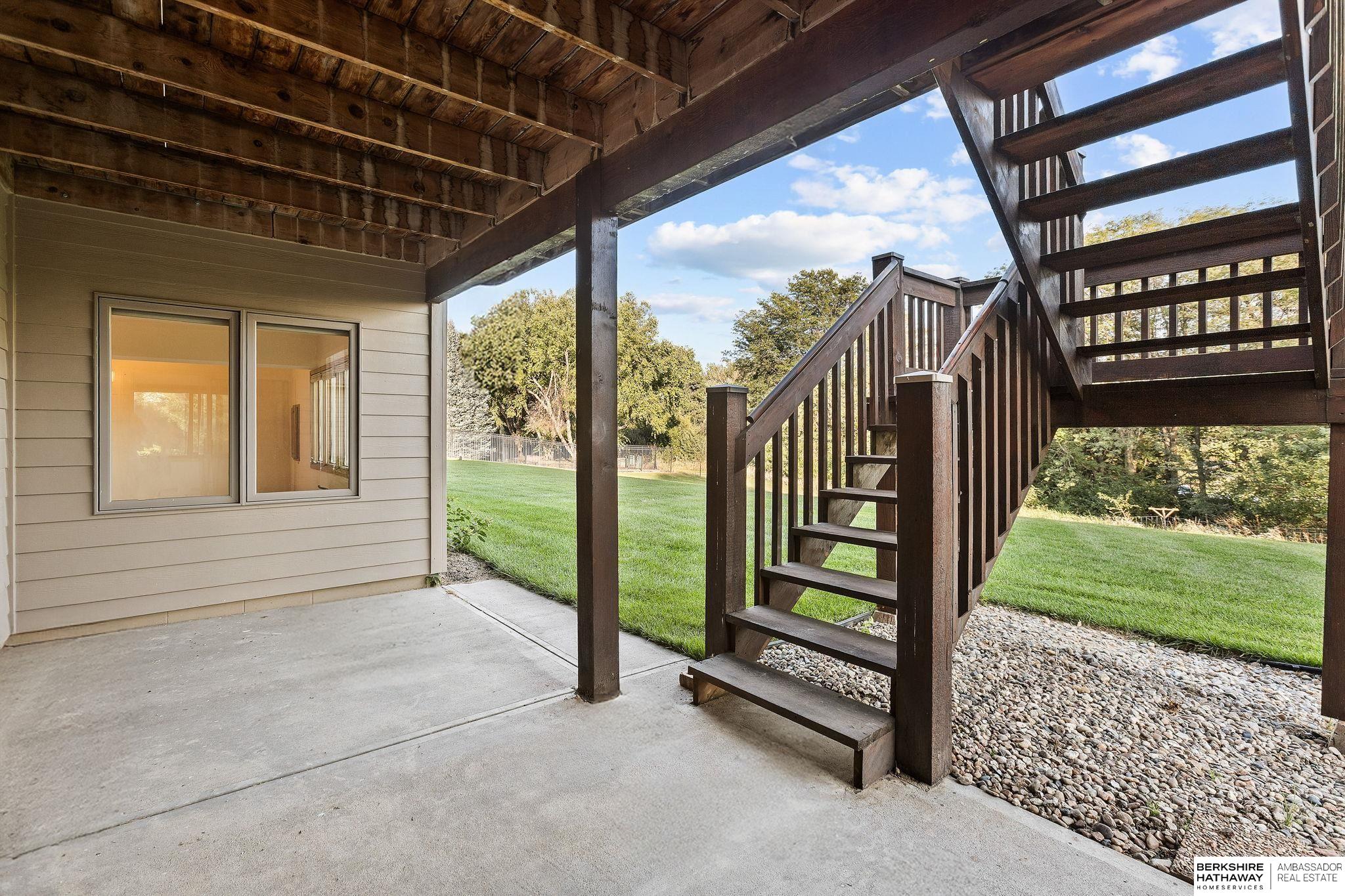 Omaha, Nebraska 68136, United States, 3 Bedrooms Bedrooms, ,3 BathroomsBathrooms,Residential,Pending,215981