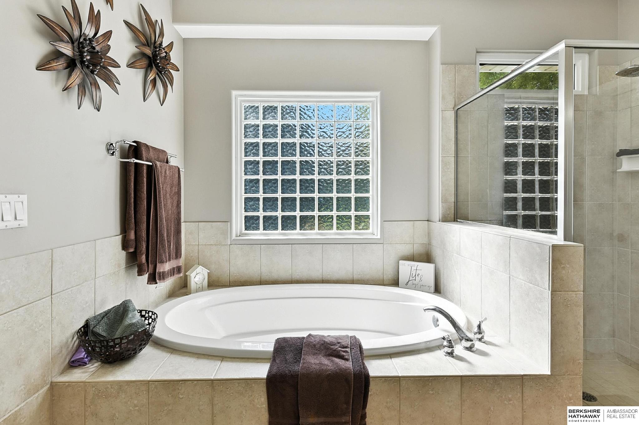 Omaha, Nebraska 68130, United States, 3 Bedrooms Bedrooms, ,3 BathroomsBathrooms,Residential,Active,179297