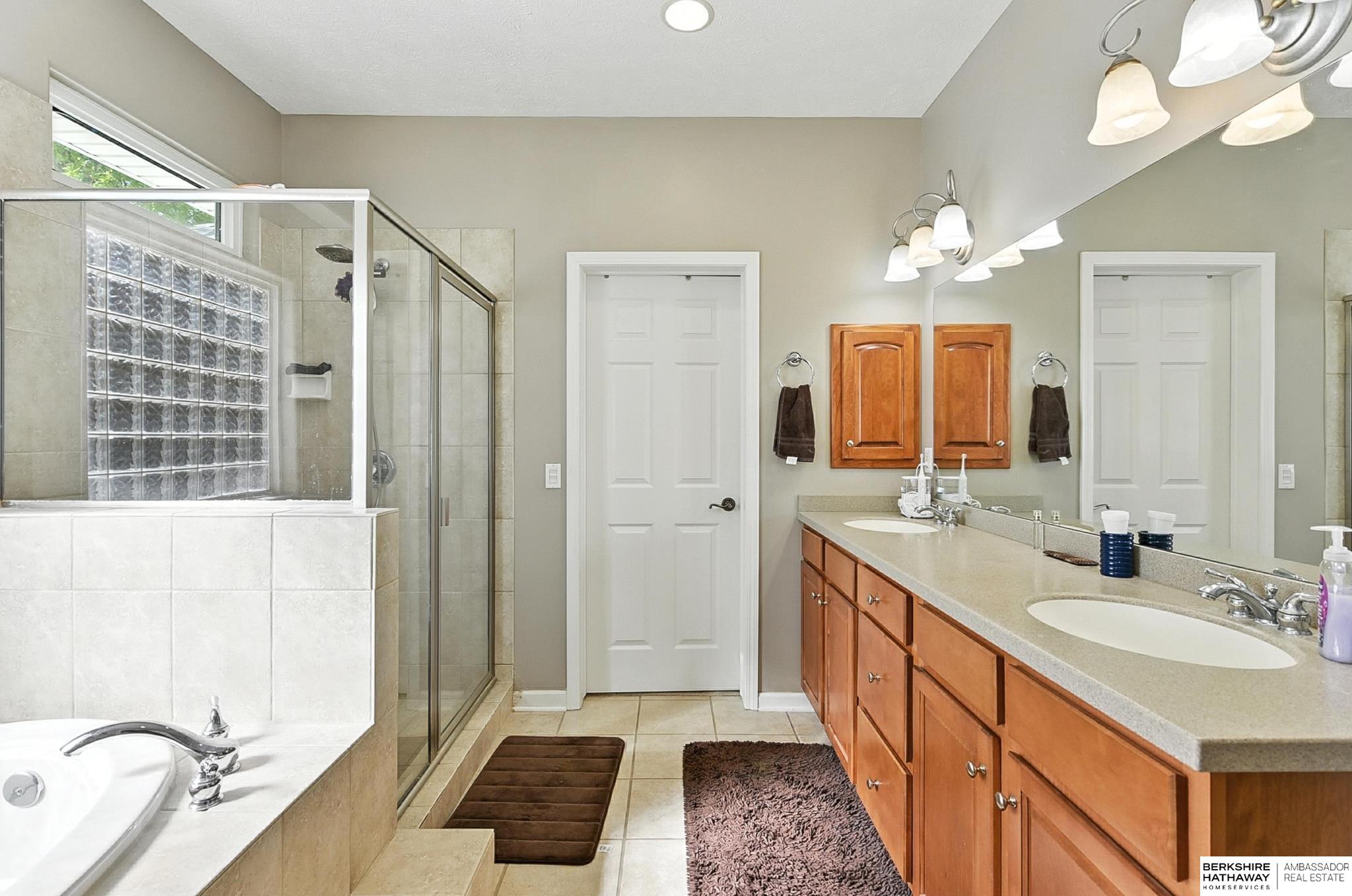 Omaha, Nebraska 68130, United States, 3 Bedrooms Bedrooms, ,3 BathroomsBathrooms,Residential,Active,179297