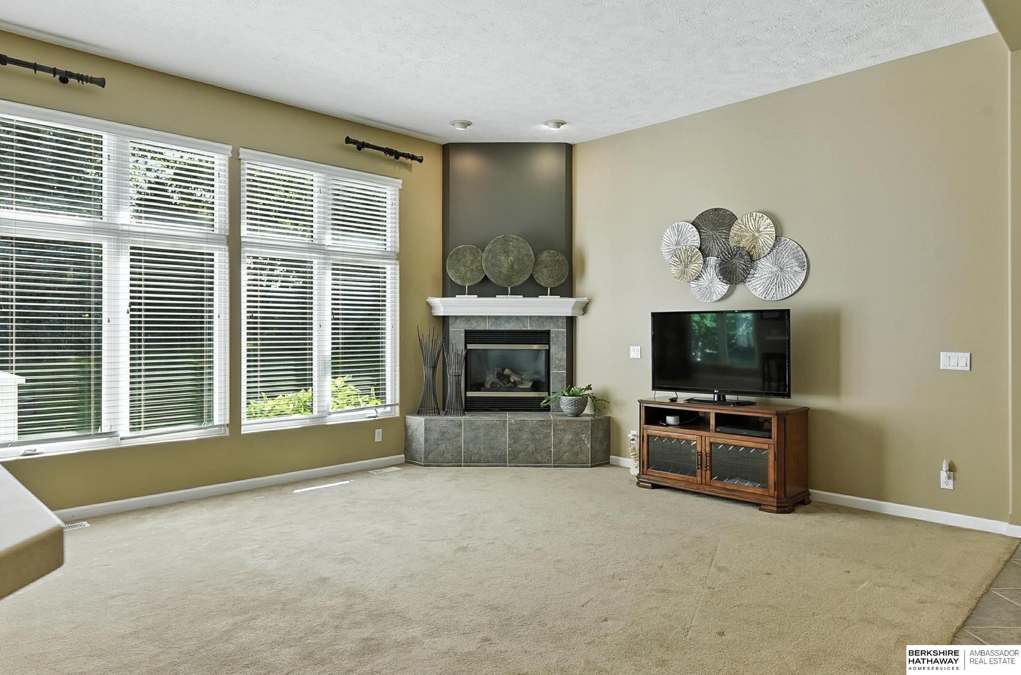 Omaha, Nebraska 68130, United States, 3 Bedrooms Bedrooms, ,3 BathroomsBathrooms,Residential,Active,179297