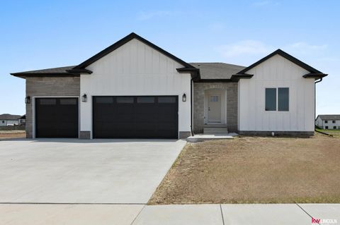 Photo of 1001 W Santa Clara Street, Lincoln, NE 68523 (MLS # 22613593)
