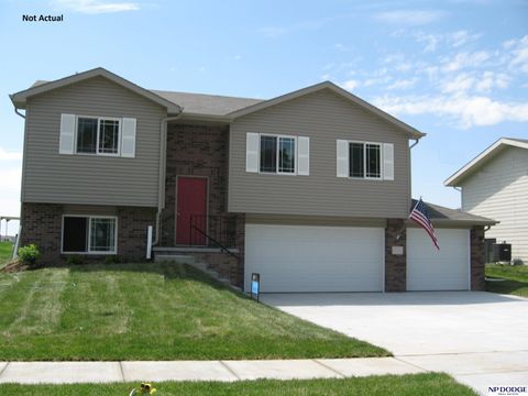 Photo of 2600 NW 58th Street, Lincoln, NE 68524 (MLS # 22611132)