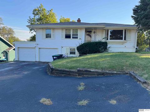 Photo of 3521 Laurel Avenue, Omaha, NE 68111 (MLS # 22530025)