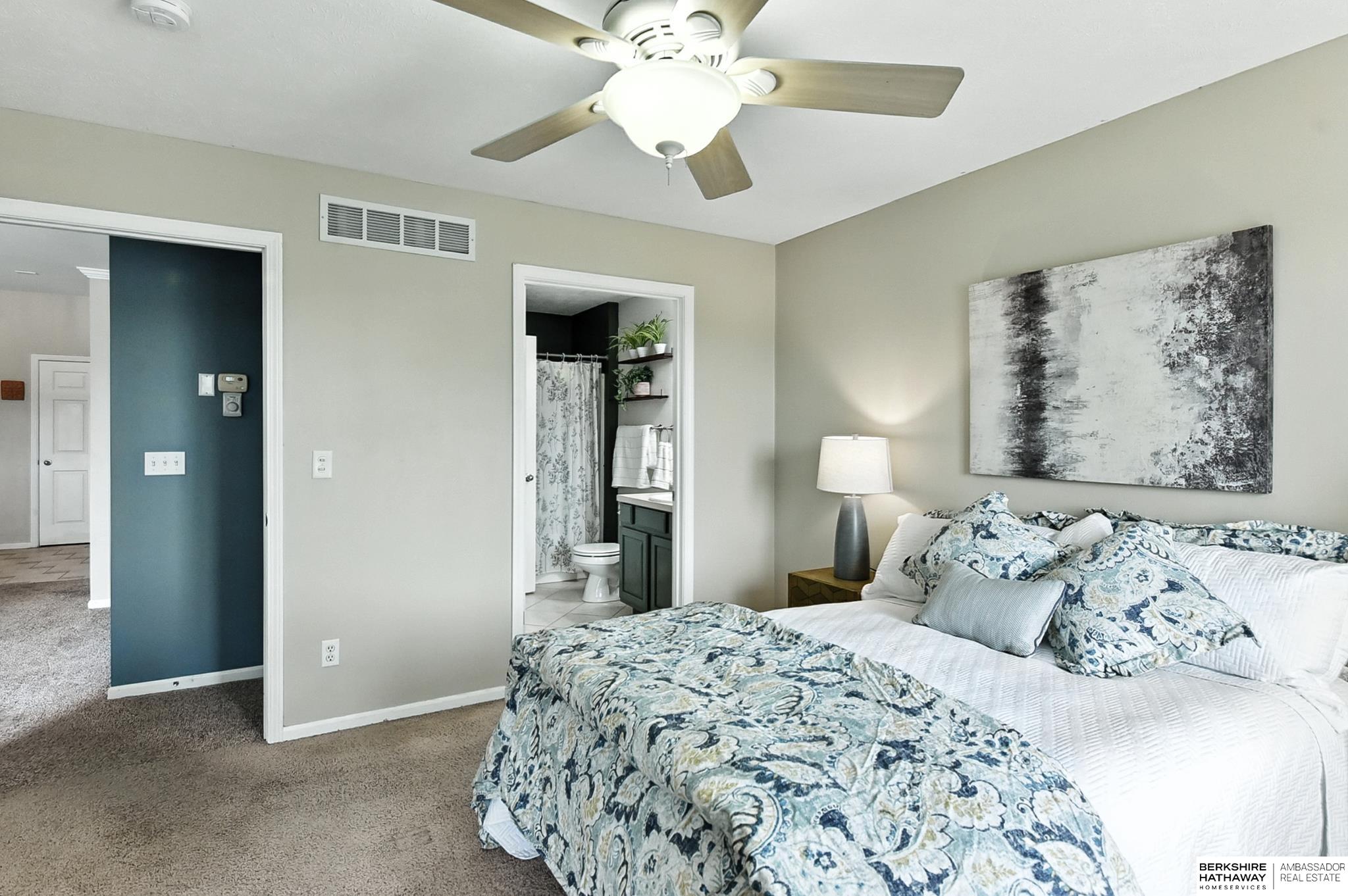 Omaha, Nebraska 68106, United States, 4 Bedrooms Bedrooms, ,3 BathroomsBathrooms,Residential,Active,195933