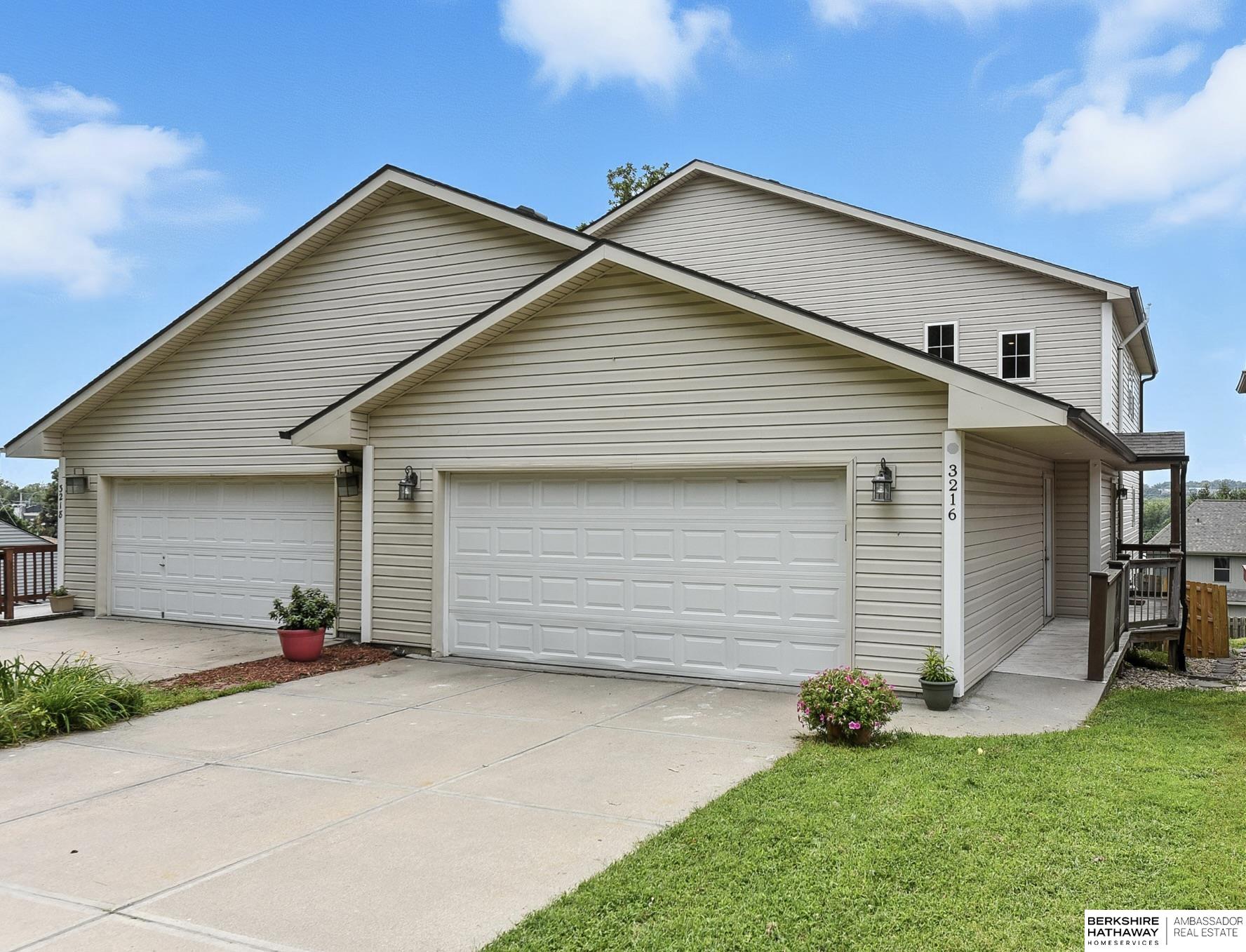 Omaha, Nebraska 68106, United States, 4 Bedrooms Bedrooms, ,3 BathroomsBathrooms,Residential,Active,195933