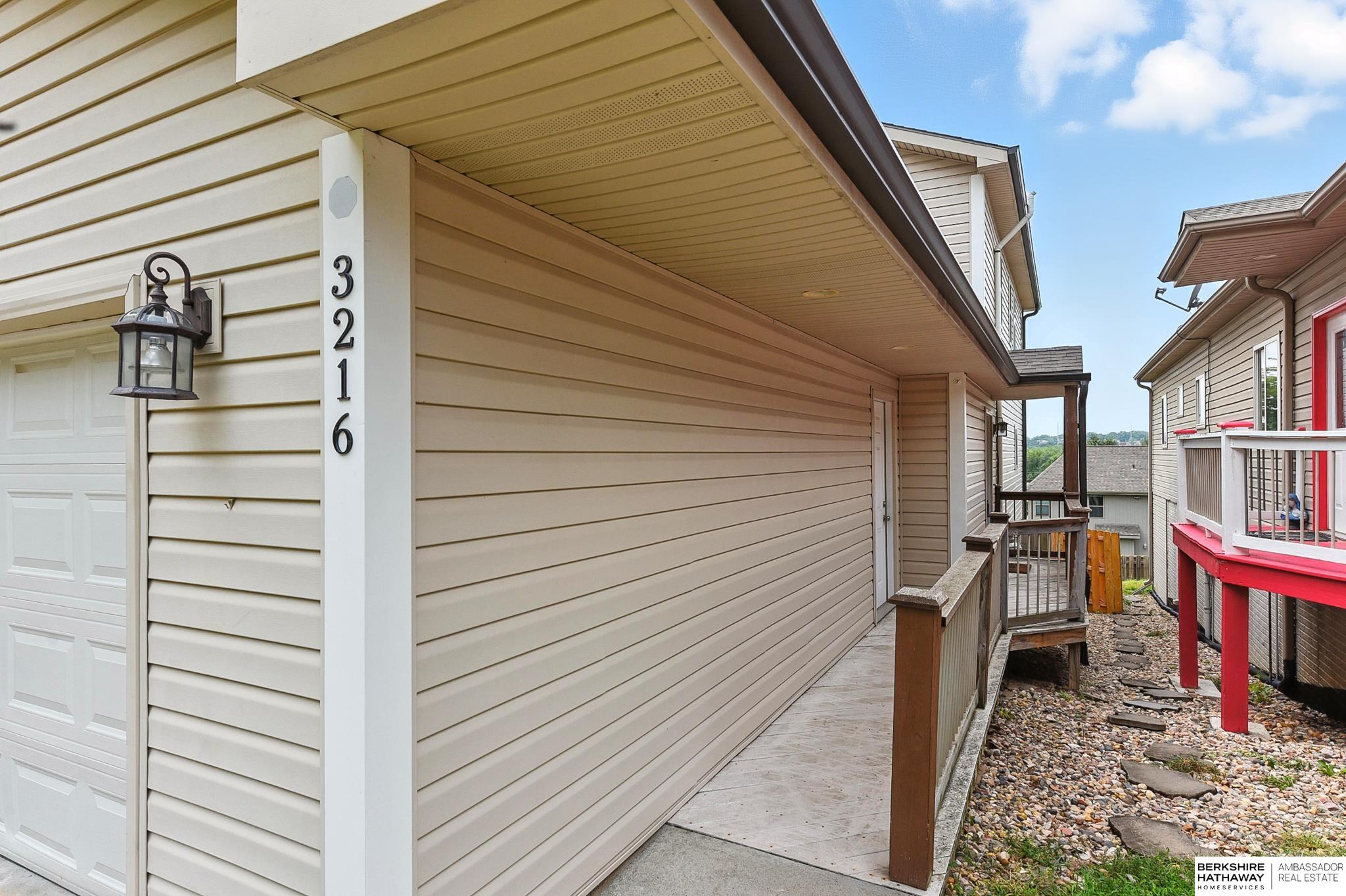 Omaha, Nebraska 68106, United States, 4 Bedrooms Bedrooms, ,3 BathroomsBathrooms,Residential,Active,195933