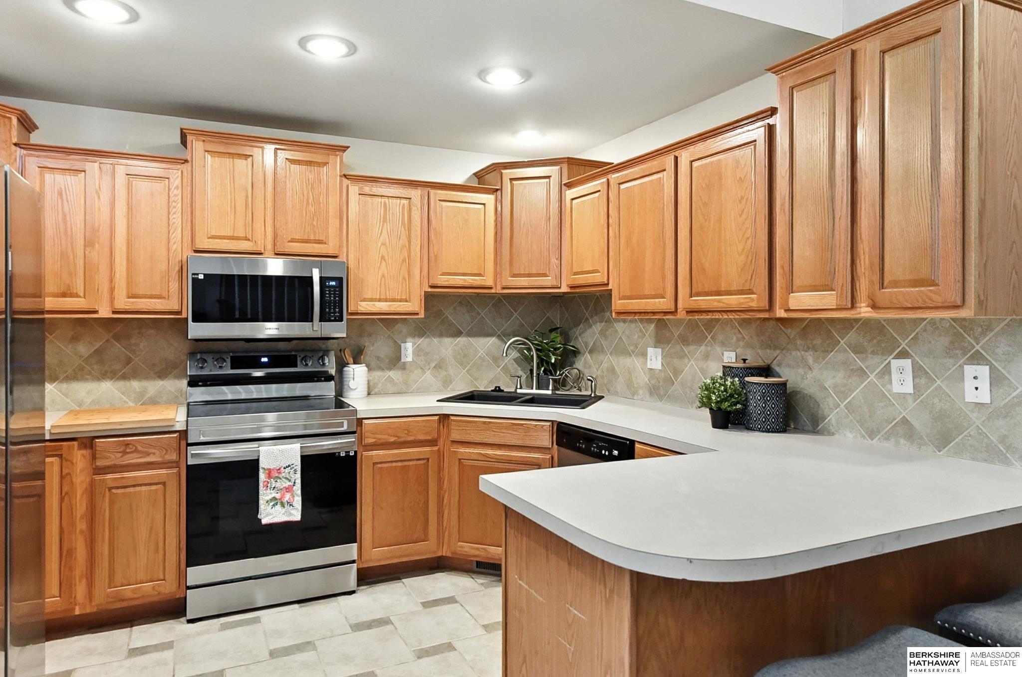 Omaha, Nebraska 68106, United States, 4 Bedrooms Bedrooms, ,3 BathroomsBathrooms,Residential,Active,195933