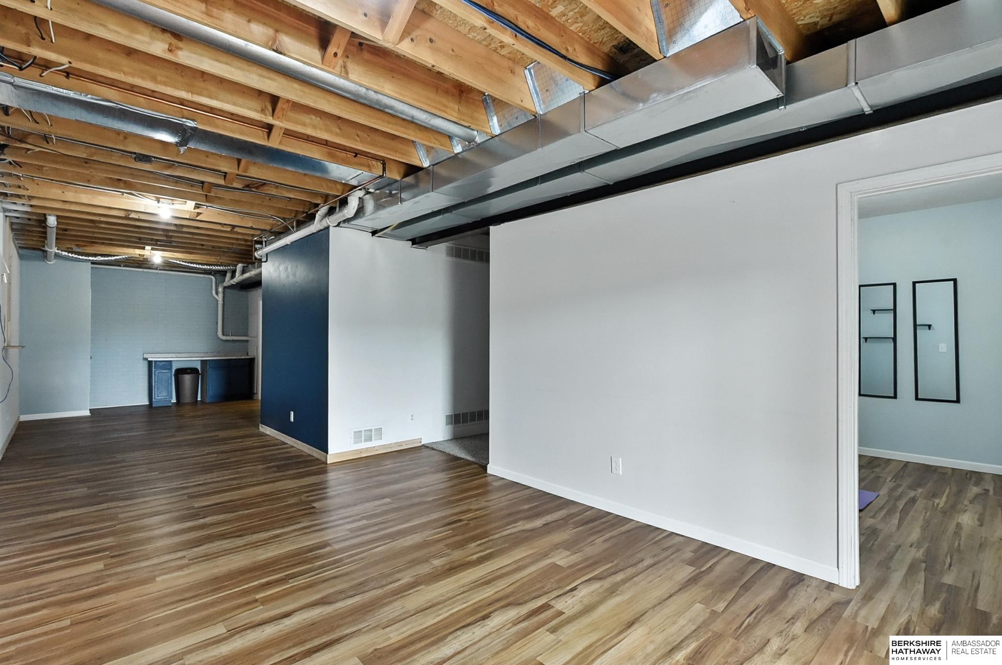 Omaha, Nebraska 68106, United States, 4 Bedrooms Bedrooms, ,3 BathroomsBathrooms,Residential,Active,195933