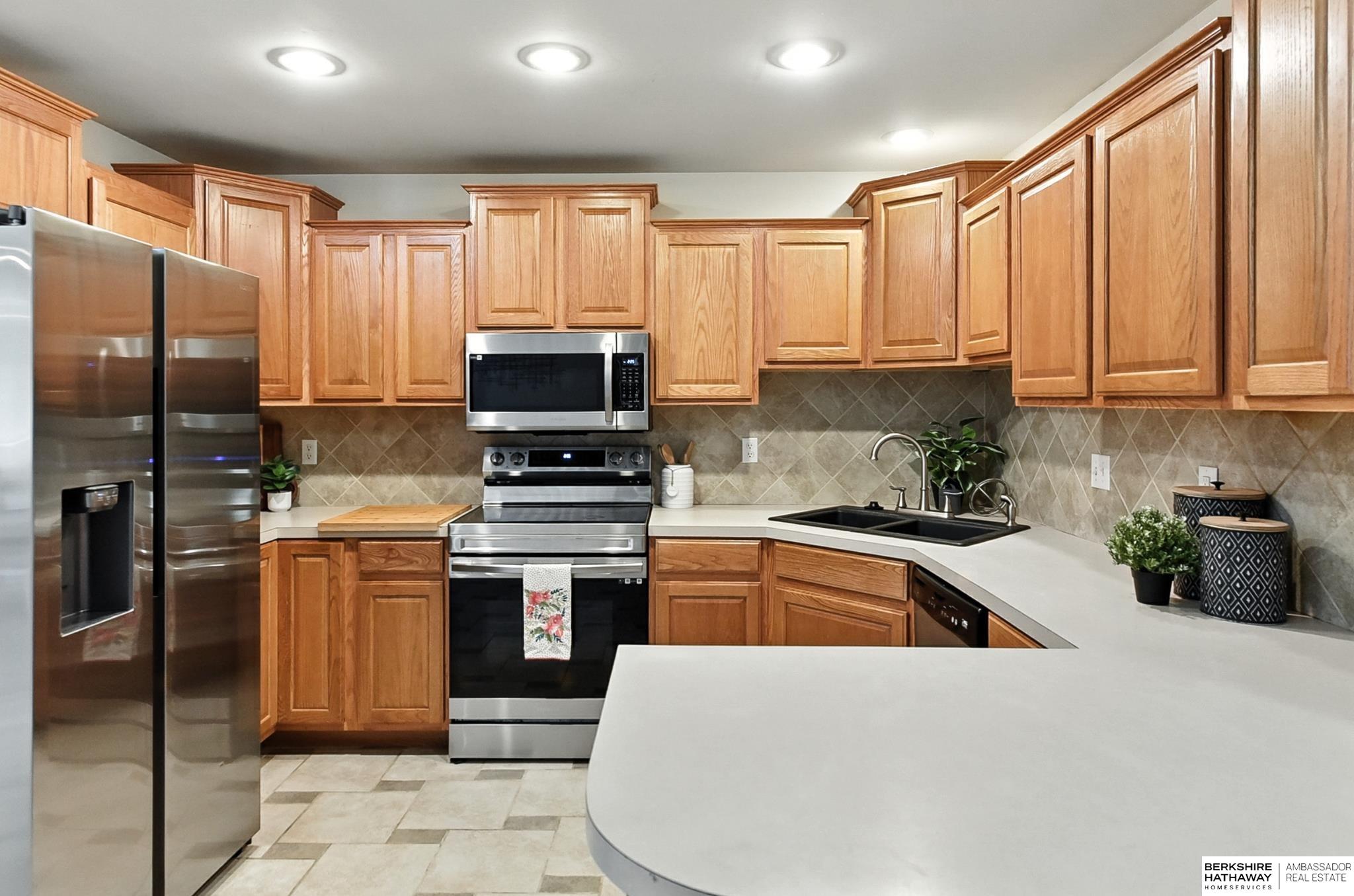 Omaha, Nebraska 68106, United States, 4 Bedrooms Bedrooms, ,3 BathroomsBathrooms,Residential,Active,195933