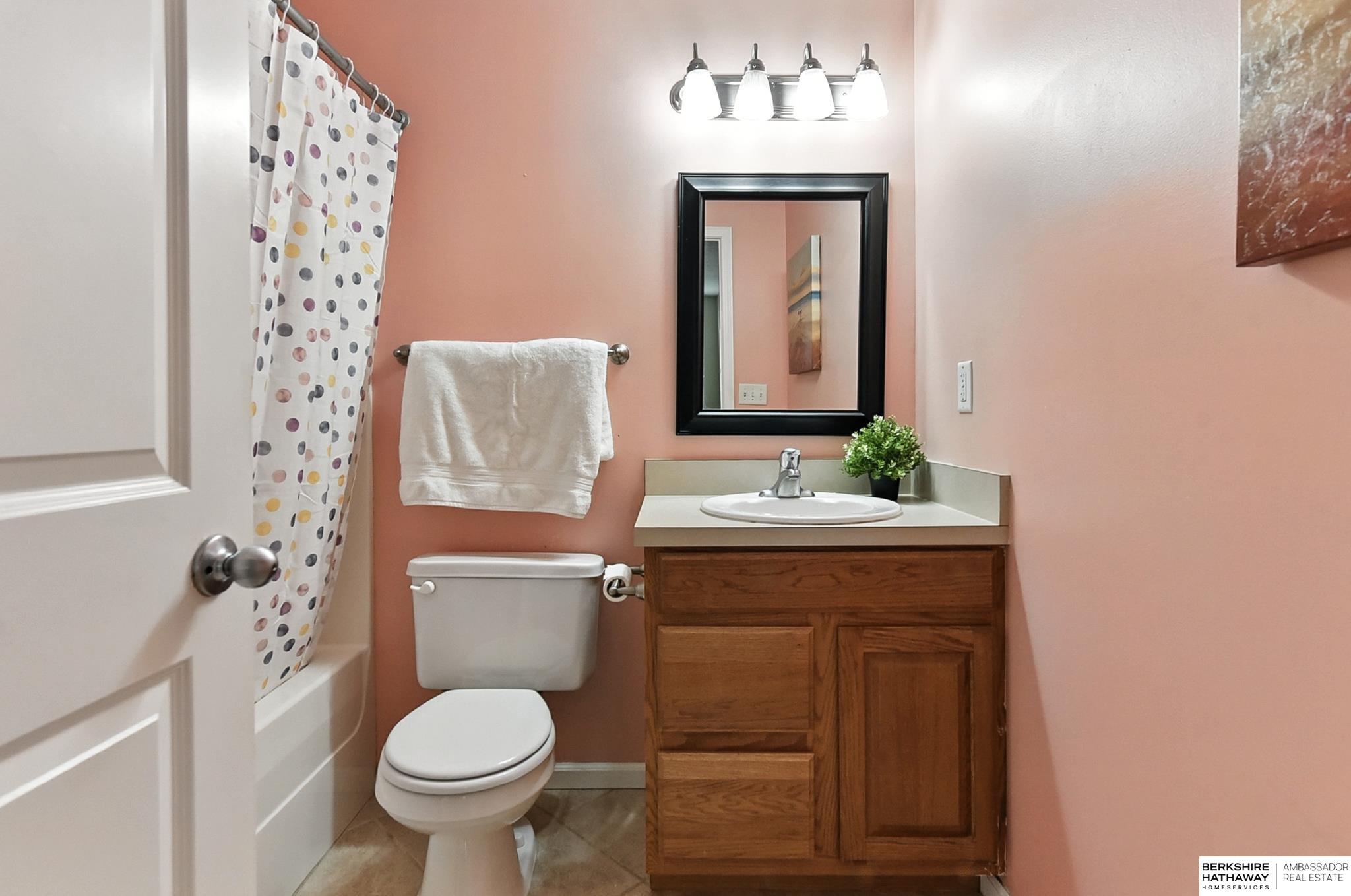 Omaha, Nebraska 68106, United States, 4 Bedrooms Bedrooms, ,3 BathroomsBathrooms,Residential,Active,195933