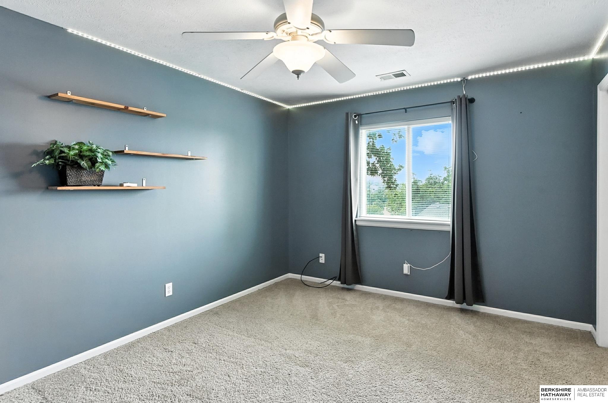 Omaha, Nebraska 68106, United States, 4 Bedrooms Bedrooms, ,3 BathroomsBathrooms,Residential,Active,195933