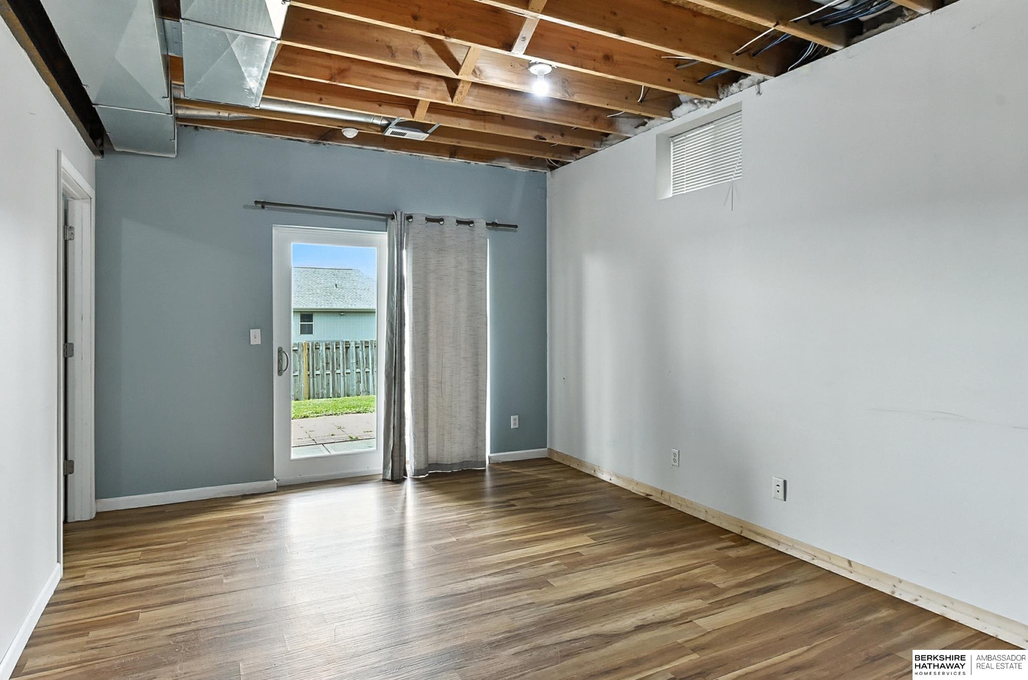 Omaha, Nebraska 68106, United States, 4 Bedrooms Bedrooms, ,3 BathroomsBathrooms,Residential,Active,195933