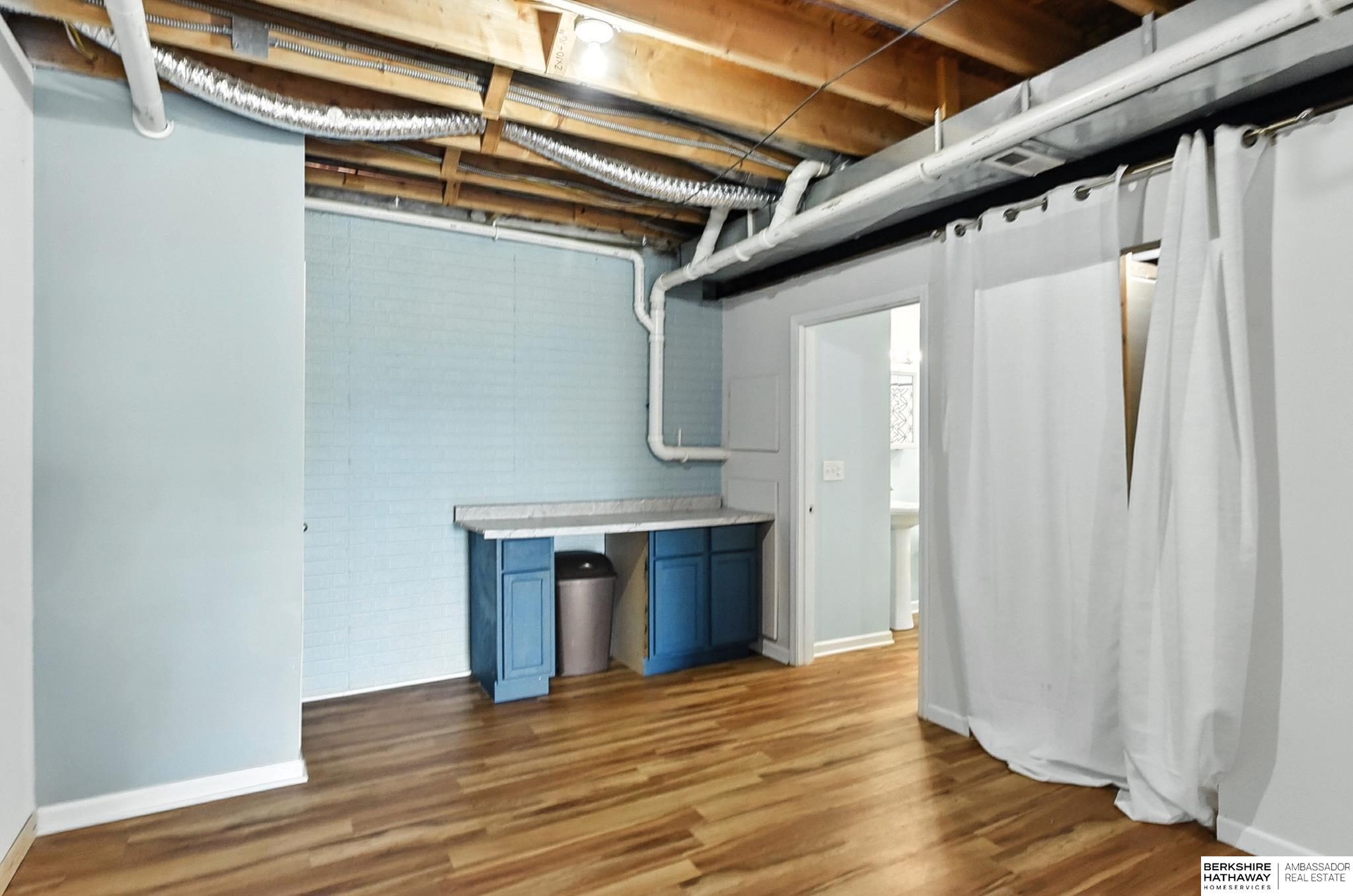 Omaha, Nebraska 68106, United States, 4 Bedrooms Bedrooms, ,3 BathroomsBathrooms,Residential,Active,195933