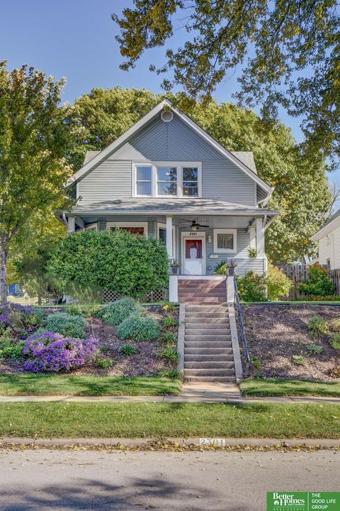 Photo of 2301 S 35th Avenue, Omaha, NE 68105 (MLS # 22529884)