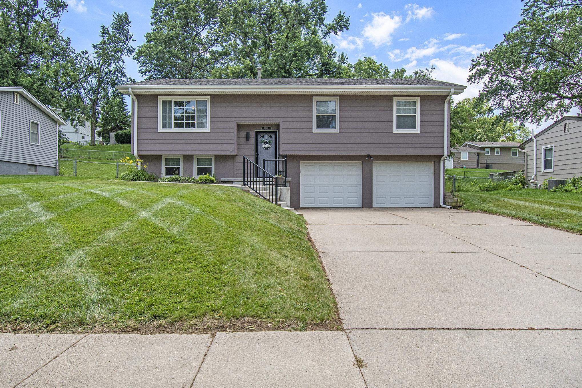 Omaha, Nebraska 68134, United States, 4 Bedrooms Bedrooms, ,2 BathroomsBathrooms,Residential,Pending,173419