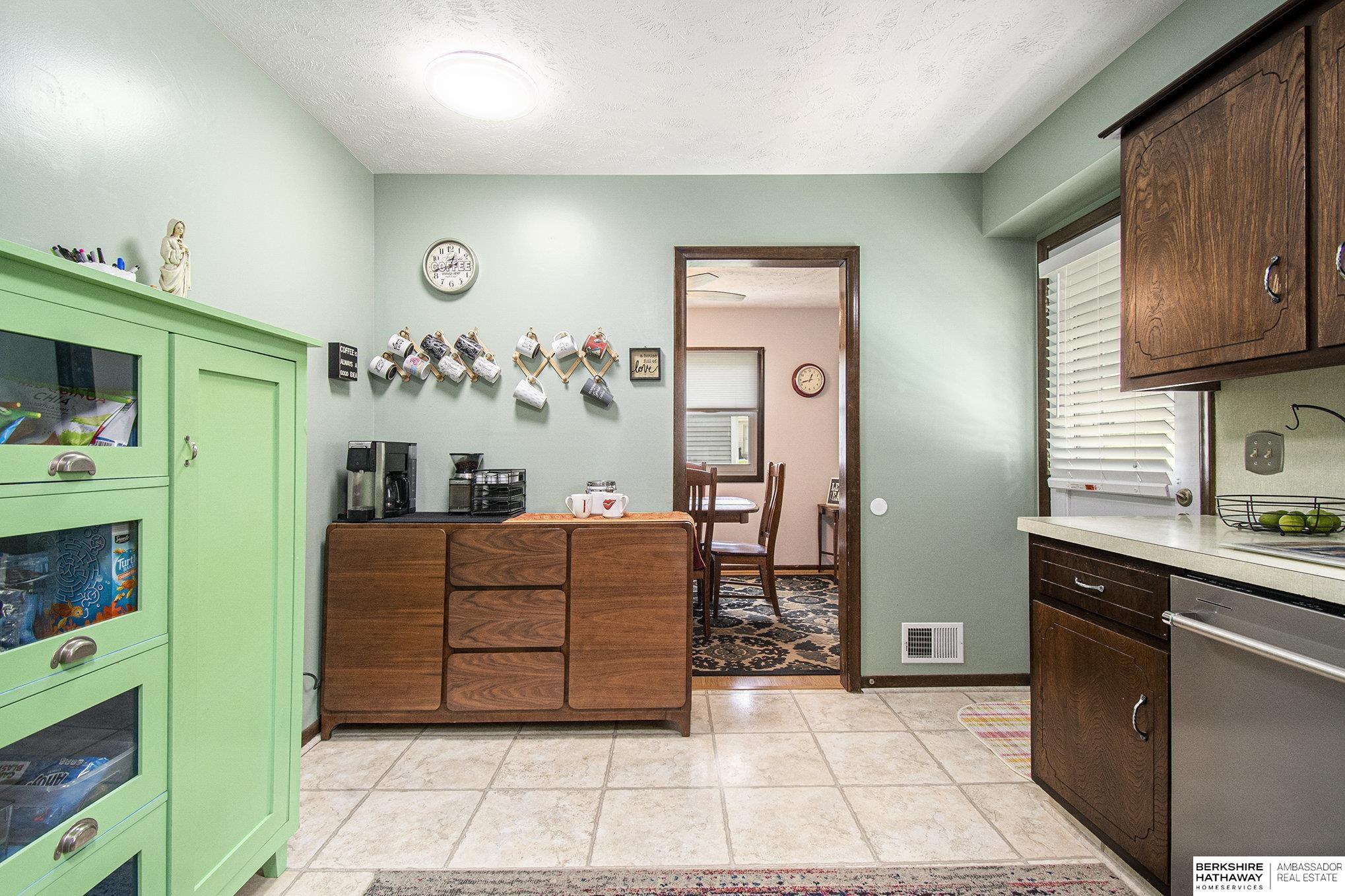 Omaha, Nebraska 68134, United States, 4 Bedrooms Bedrooms, ,2 BathroomsBathrooms,Residential,Pending,173419