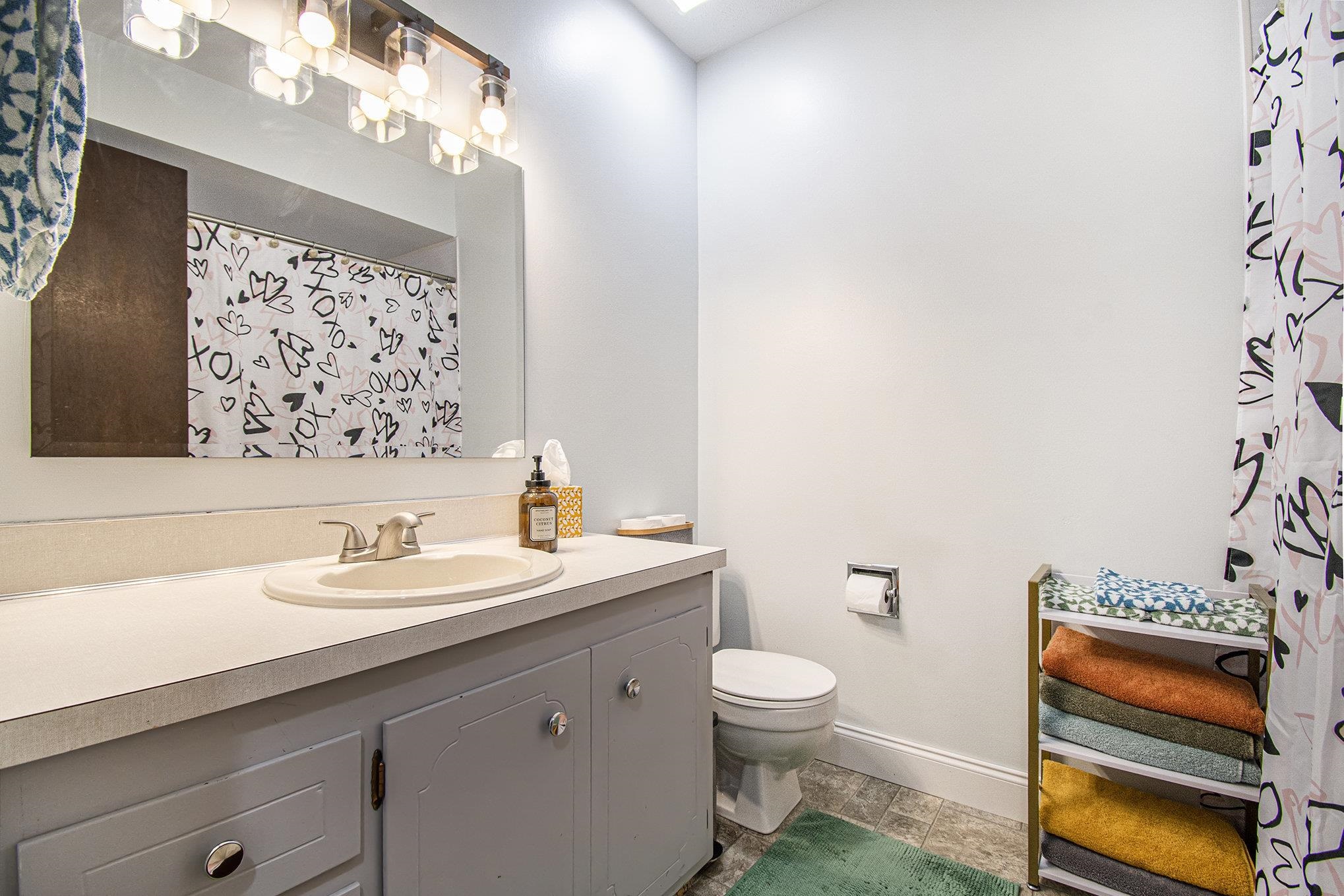 Omaha, Nebraska 68134, United States, 4 Bedrooms Bedrooms, ,2 BathroomsBathrooms,Residential,Pending,173419