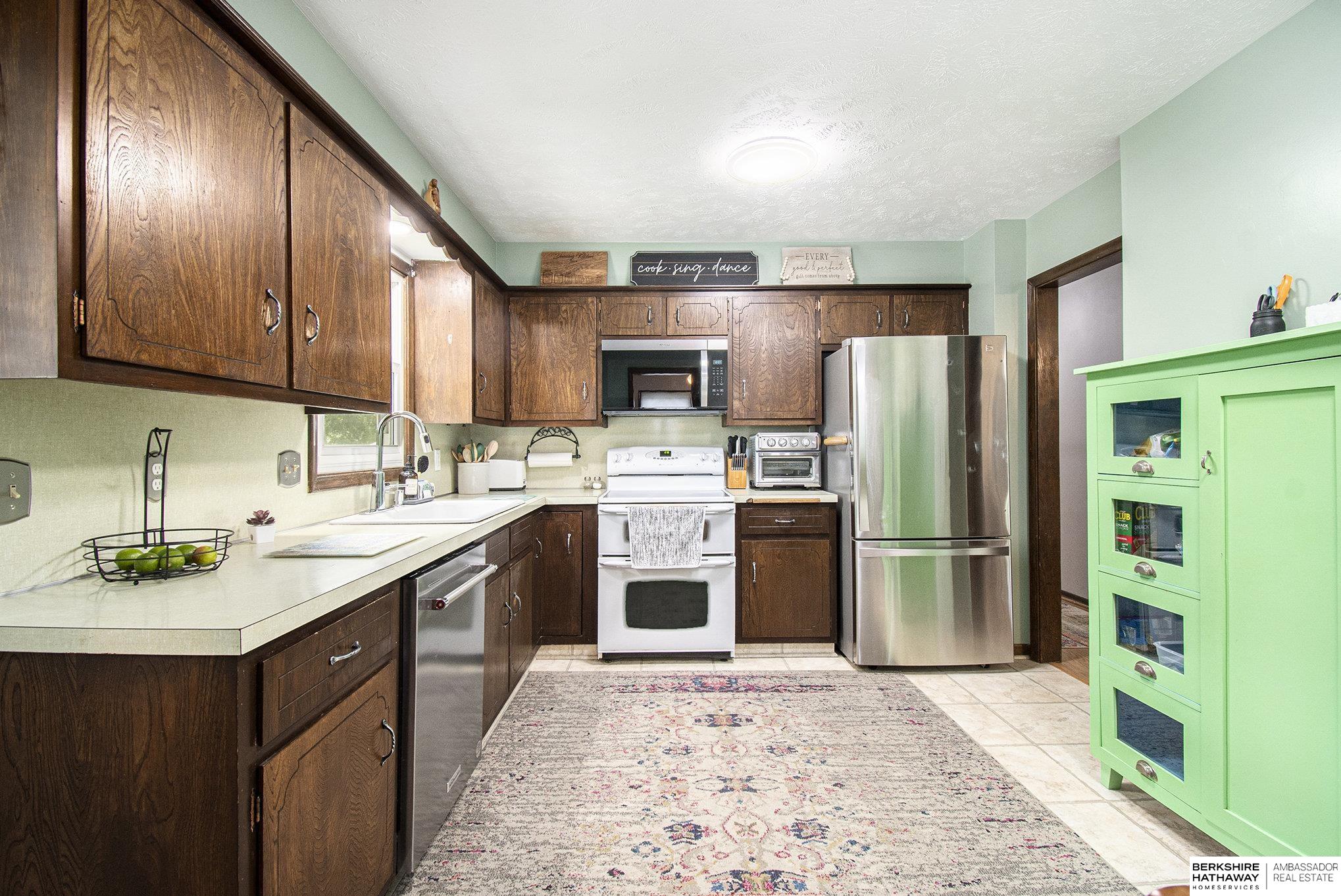 Omaha, Nebraska 68134, United States, 4 Bedrooms Bedrooms, ,2 BathroomsBathrooms,Residential,Pending,173419