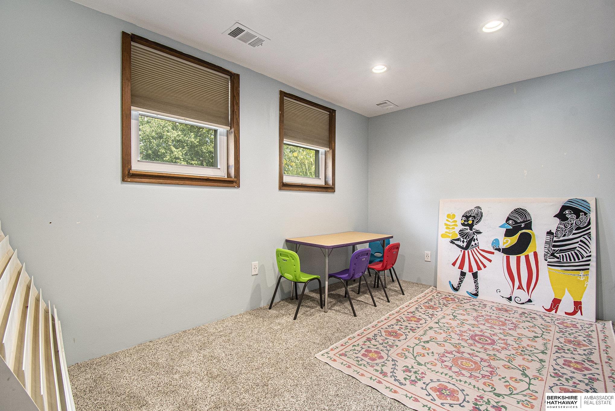 Omaha, Nebraska 68134, United States, 4 Bedrooms Bedrooms, ,2 BathroomsBathrooms,Residential,Pending,173419