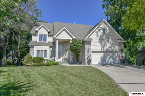 Photo of 6001 S 157 Circle, Omaha, NE 68135 (MLS # 22533875)