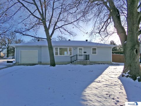 Photo of 918 N 12Th Street, Beatrice, NE 68310 (MLS # 22602576)