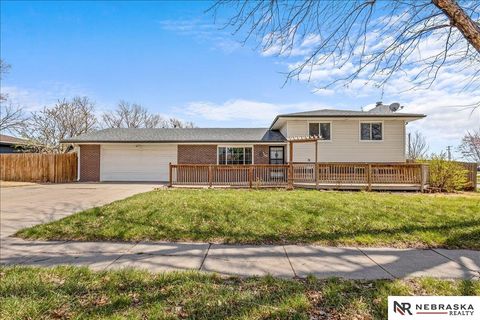 Photo of 300 N Coddington Avenue, Lincoln, NE 68528 (MLS # 22609214)