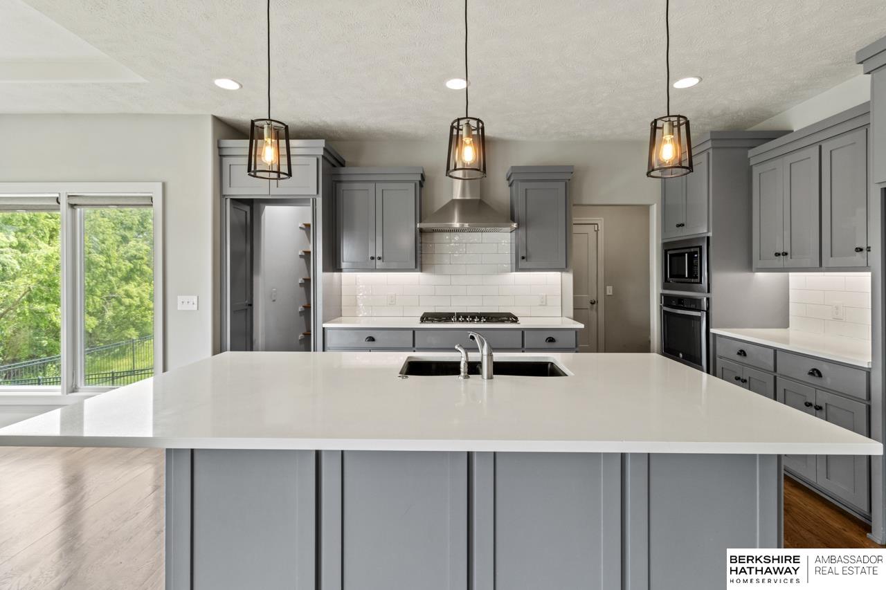 Elkhorn, Nebraska 68022, United States, 4 Bedrooms Bedrooms, ,4 BathroomsBathrooms,Residential,Pending,153424