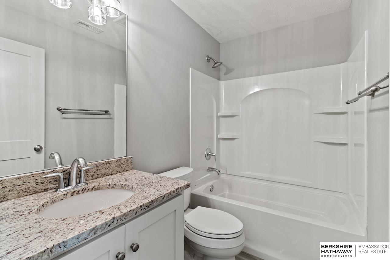 Elkhorn, Nebraska 68022, United States, 4 Bedrooms Bedrooms, ,4 BathroomsBathrooms,Residential,Pending,153424