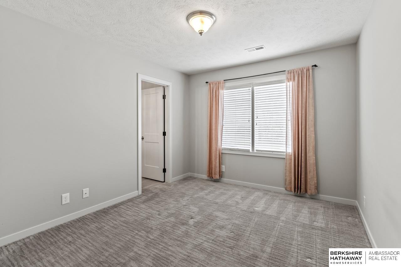 Elkhorn, Nebraska 68022, United States, 4 Bedrooms Bedrooms, ,4 BathroomsBathrooms,Residential,Pending,153424