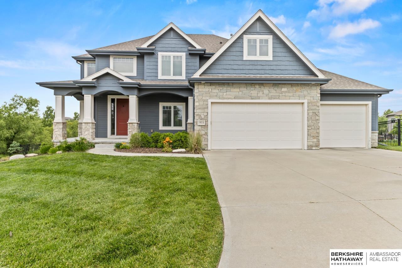 Elkhorn, Nebraska 68022, United States, 4 Bedrooms Bedrooms, ,4 BathroomsBathrooms,Residential,Pending,153424