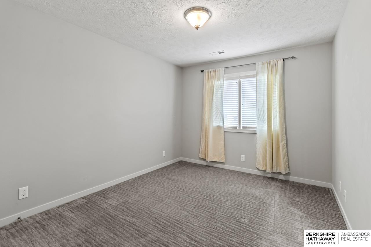 Elkhorn, Nebraska 68022, United States, 4 Bedrooms Bedrooms, ,4 BathroomsBathrooms,Residential,Pending,153424