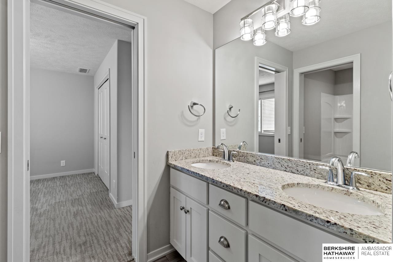 Elkhorn, Nebraska 68022, United States, 4 Bedrooms Bedrooms, ,4 BathroomsBathrooms,Residential,Pending,153424