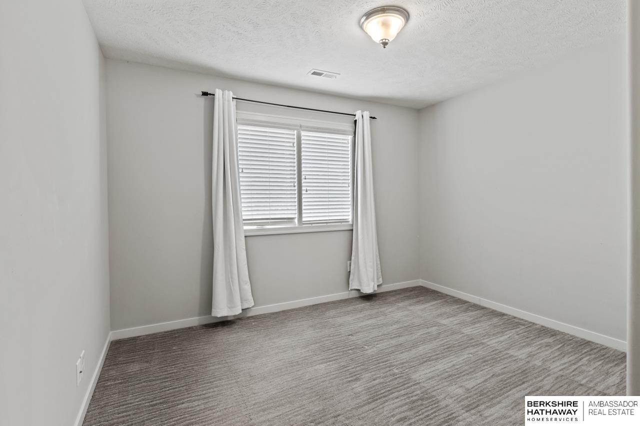 Elkhorn, Nebraska 68022, United States, 4 Bedrooms Bedrooms, ,4 BathroomsBathrooms,Residential,Pending,153424