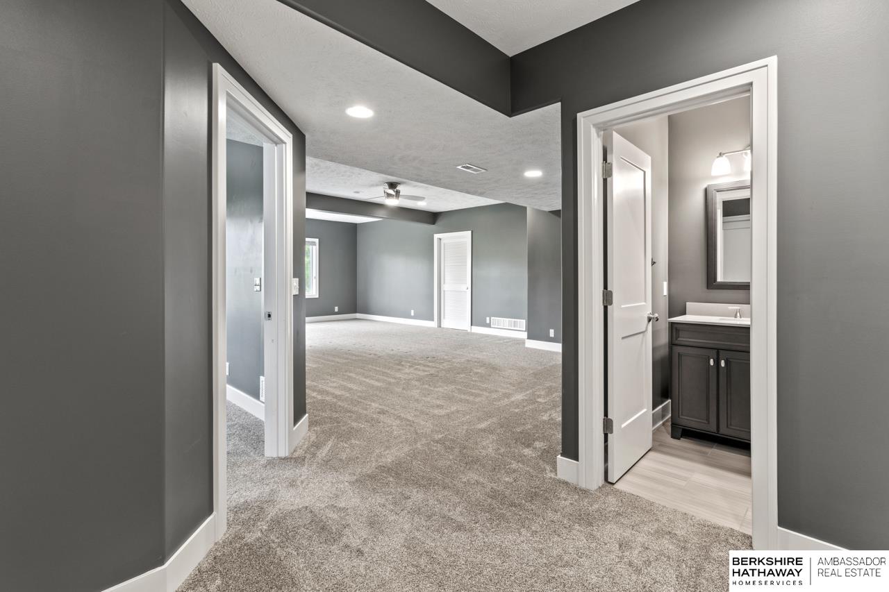 Elkhorn, Nebraska 68022, United States, 4 Bedrooms Bedrooms, ,4 BathroomsBathrooms,Residential,Pending,153424