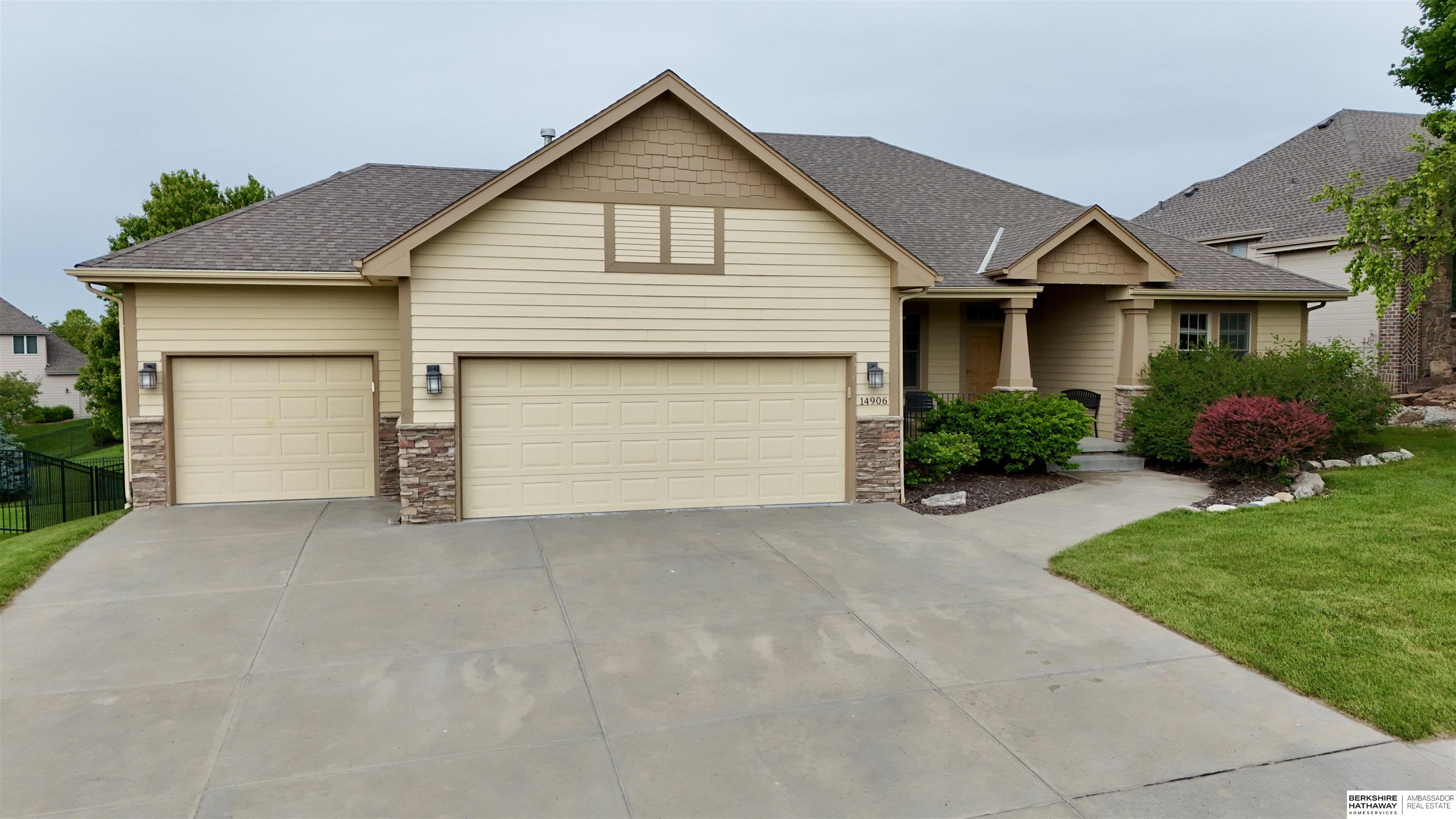 Bennington, Nebraska 68007, United States, 4 Bedrooms Bedrooms, ,3 BathroomsBathrooms,Residential,Active,166466