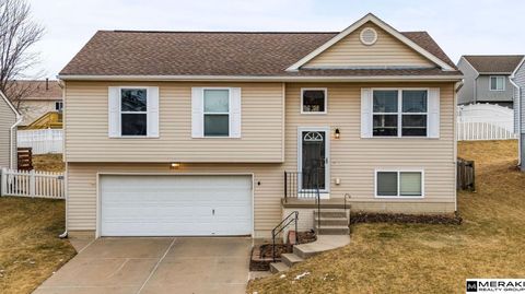 Photo of 16121 Blackwalnut Street, Omaha, NE 68136 (MLS # 22603376)