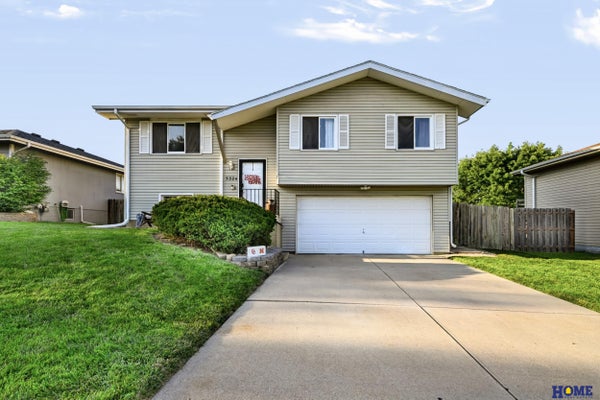 5324 W SAINT PAUL AVE, LINCOLN, NE 68524 - Image a8adb4c422cb9d45fbc96066befb76ef/3047970751