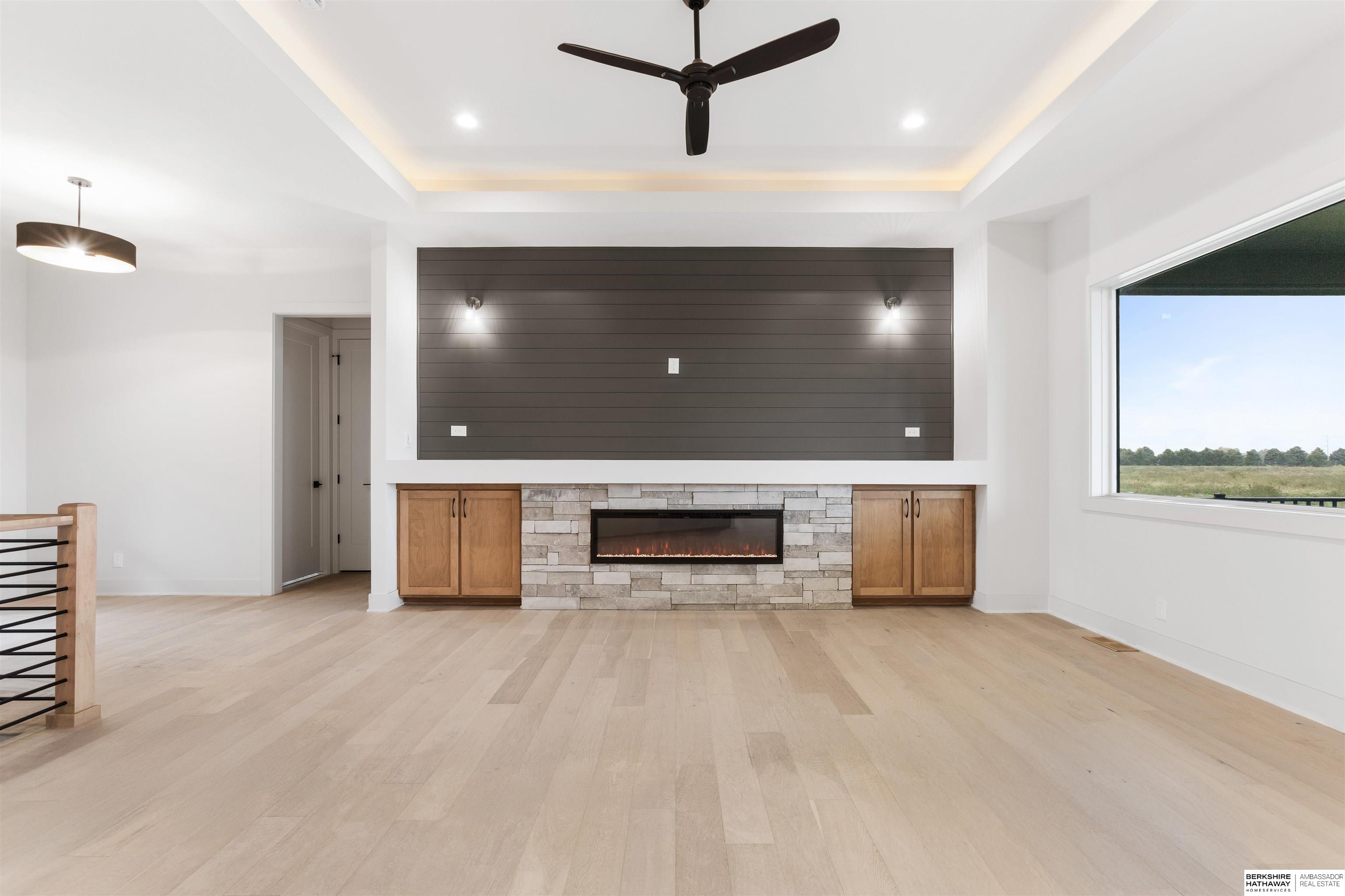 Elkhorn, Nebraska 68022, United States, 5 Bedrooms Bedrooms, ,3 BathroomsBathrooms,Residential,Active,207505