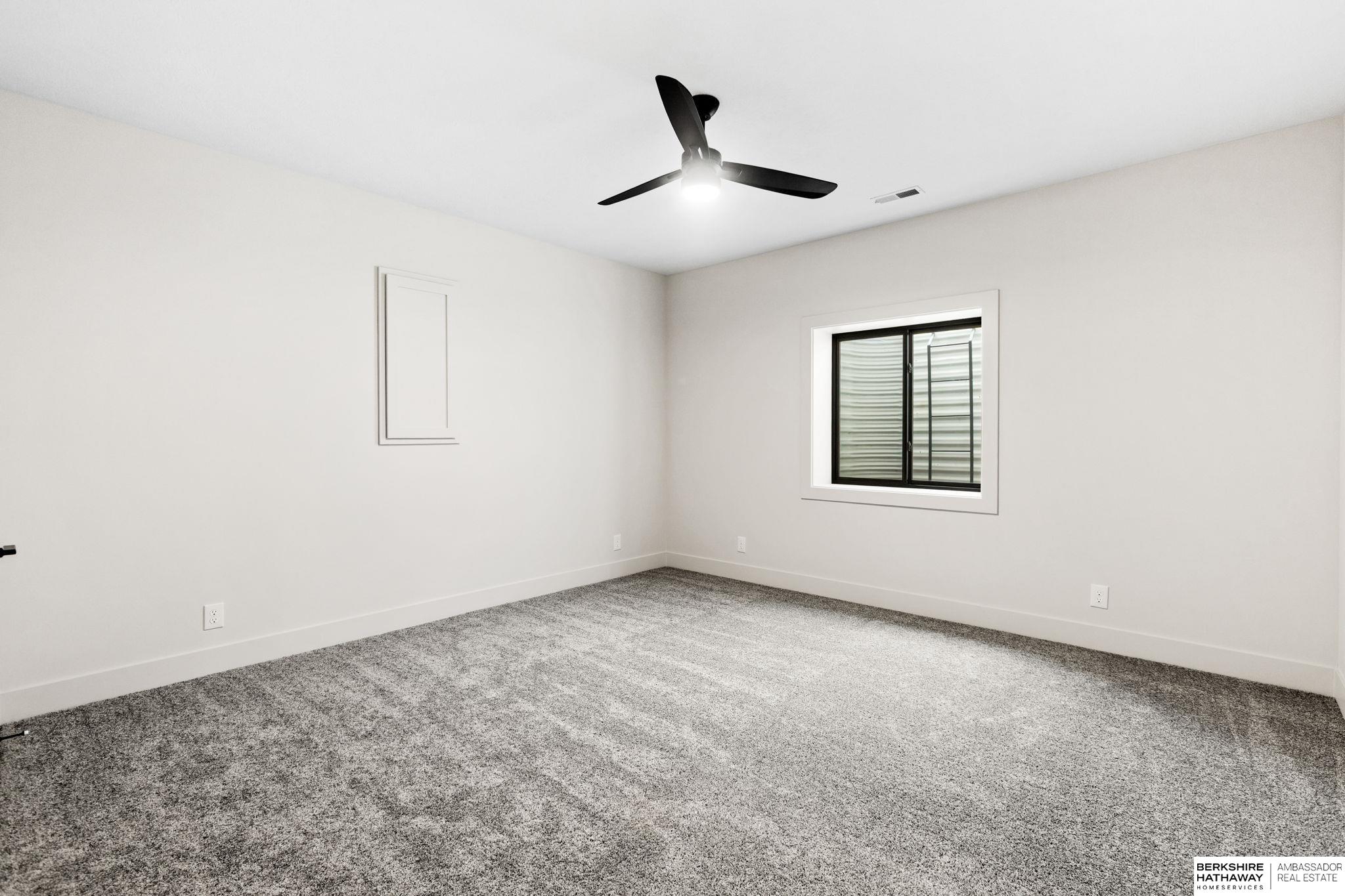 Elkhorn, Nebraska 68022, United States, 5 Bedrooms Bedrooms, ,3 BathroomsBathrooms,Residential,Active,207505