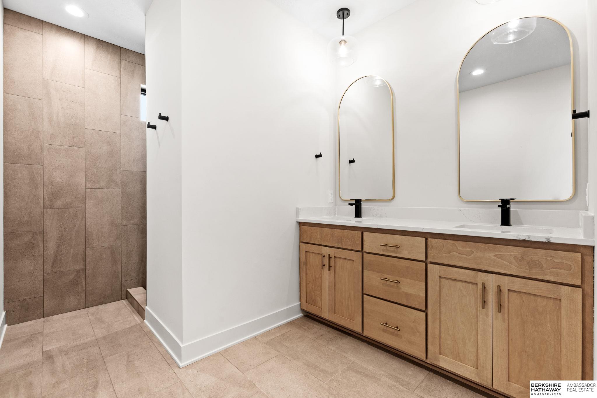 Elkhorn, Nebraska 68022, United States, 5 Bedrooms Bedrooms, ,3 BathroomsBathrooms,Residential,Active,207505