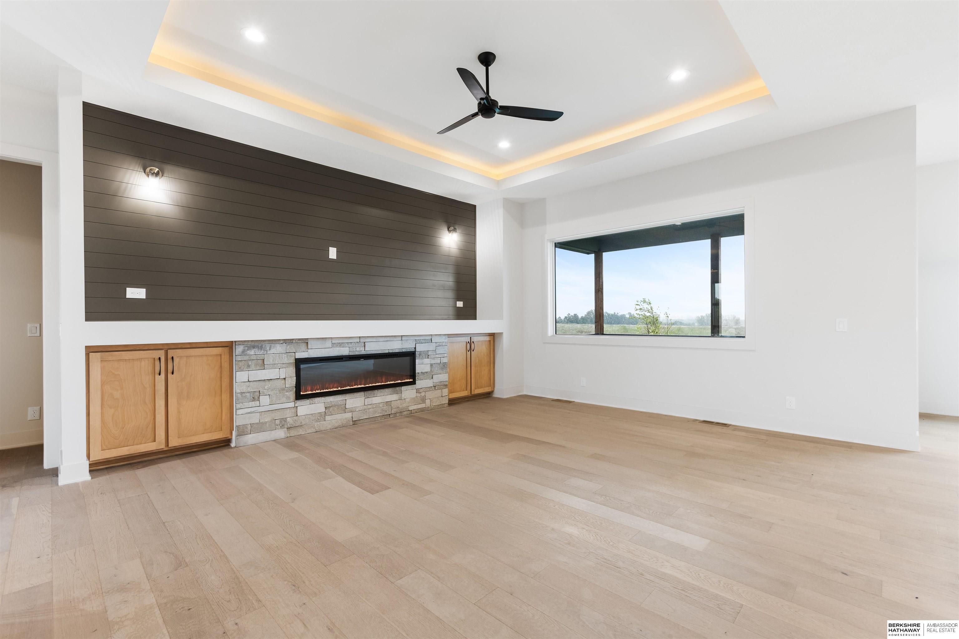 Elkhorn, Nebraska 68022, United States, 5 Bedrooms Bedrooms, ,3 BathroomsBathrooms,Residential,Active,207505