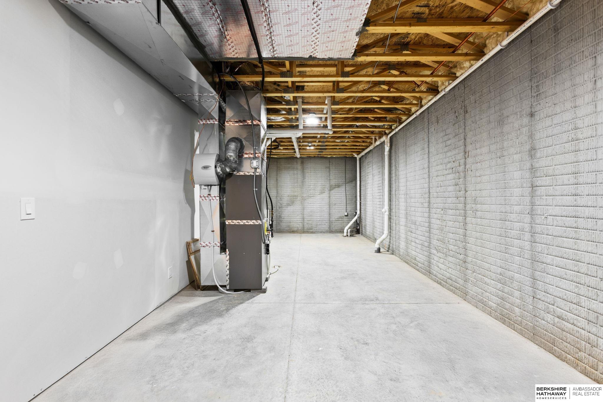 Elkhorn, Nebraska 68022, United States, 5 Bedrooms Bedrooms, ,3 BathroomsBathrooms,Residential,Active,207505