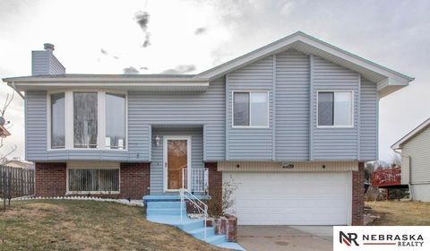 Photo of 8209 Tucker Street, Omaha, NE 68122 (MLS # 22602296)